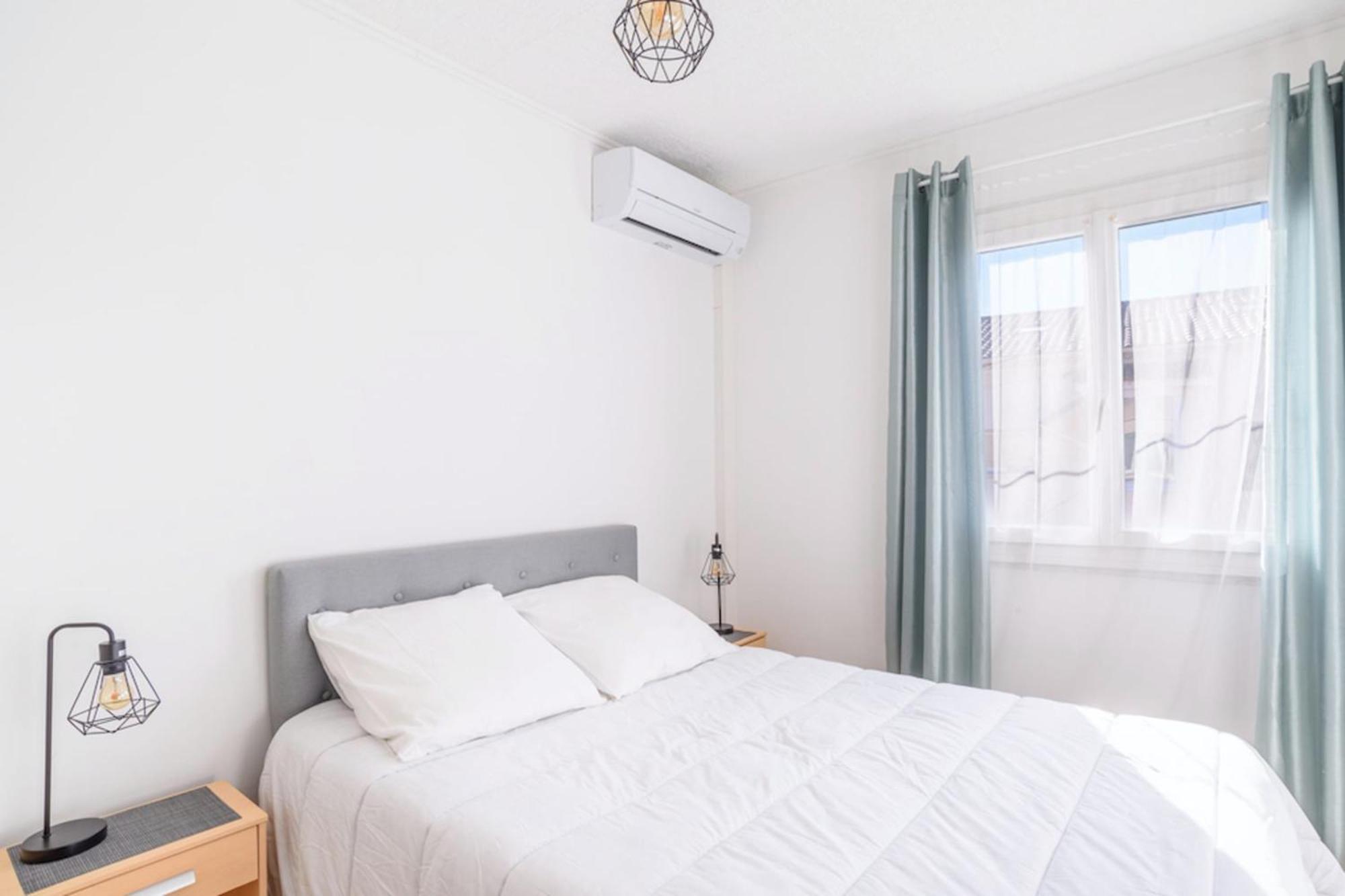 Appartement Charming Flat In With Balcony *