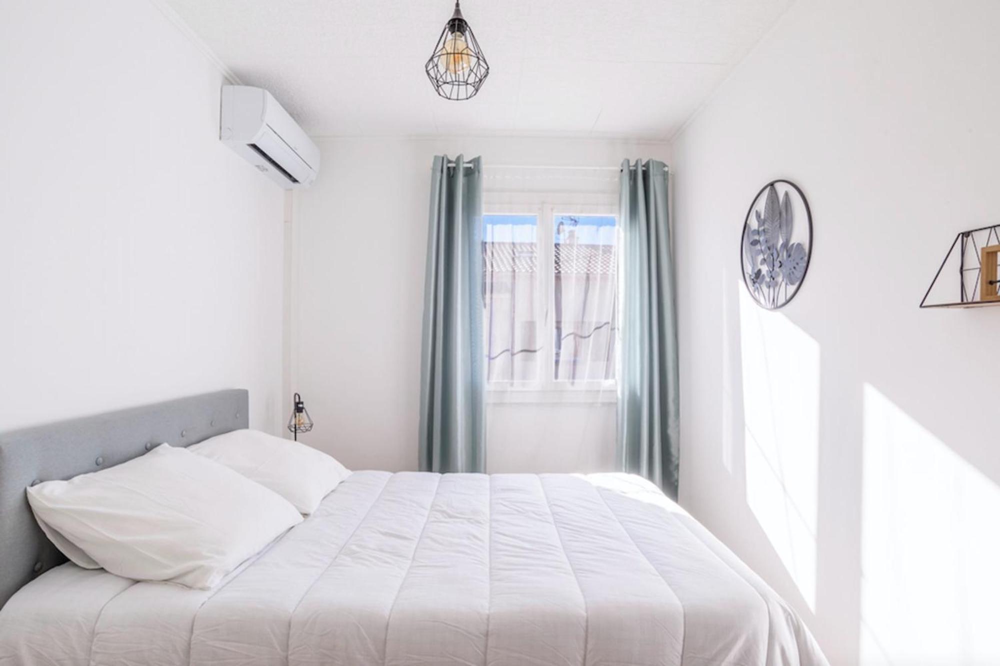 Charming Flat In With Balcony Hyères