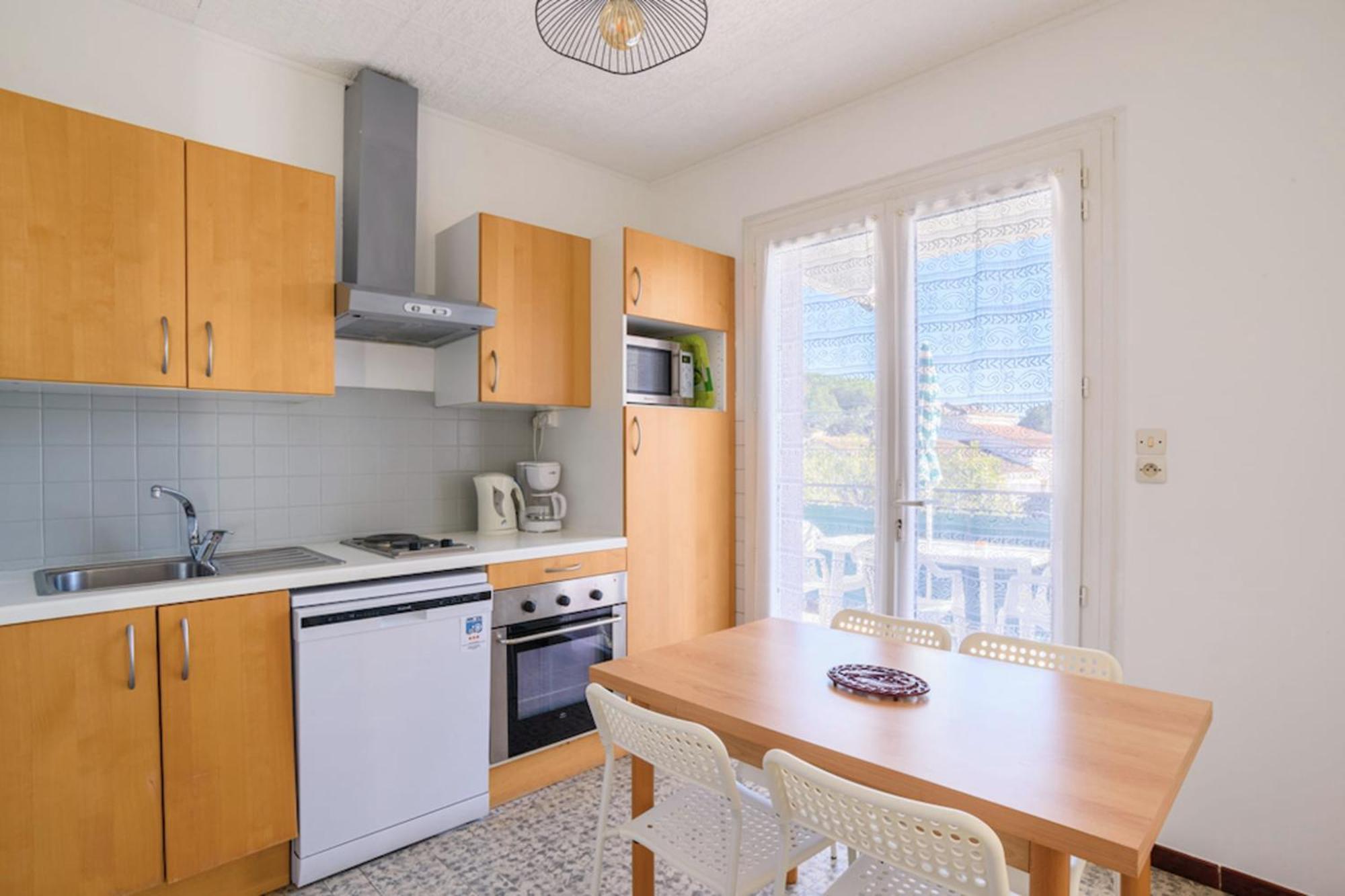 Appartement Charming Flat In With Balcony